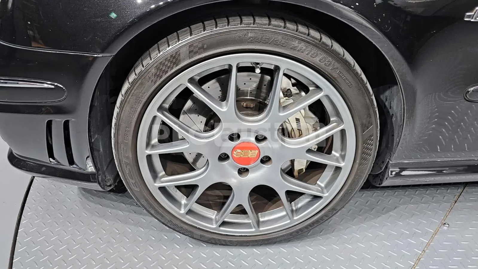 Mercedes-Benz E 63 AMG * ПАНОРАМА * KEYLESS * Harman Kardon, снимка 5 - Автомобили и джипове - 54259870