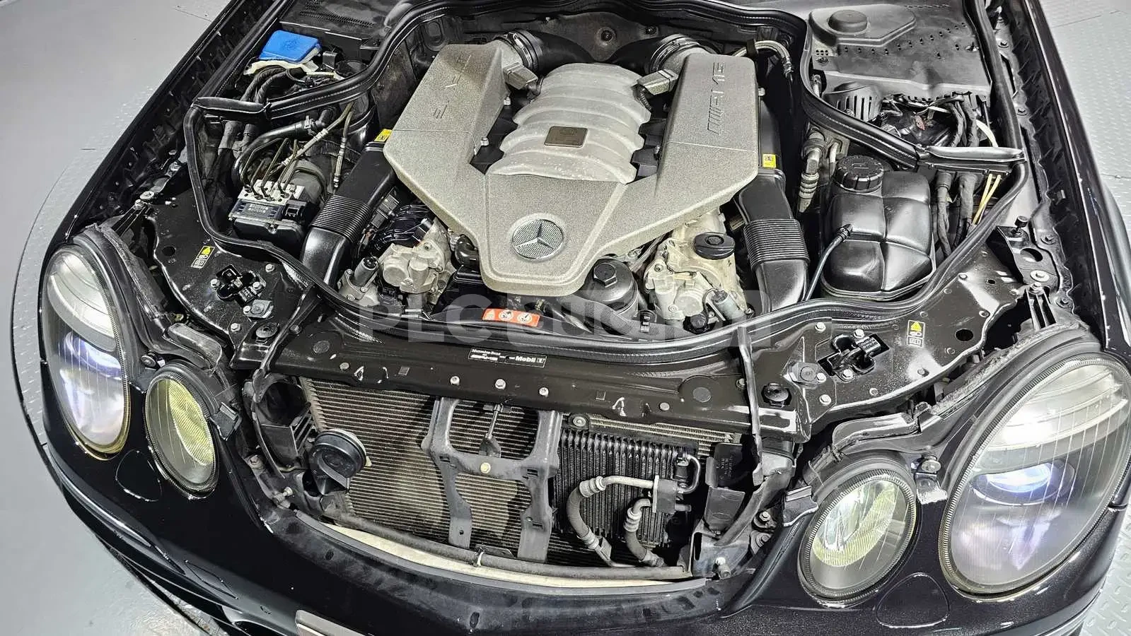 Mercedes-Benz E 63 AMG * ПАНОРАМА * KEYLESS * Harman Kardon, снимка 6 - Автомобили и джипове - 54259870