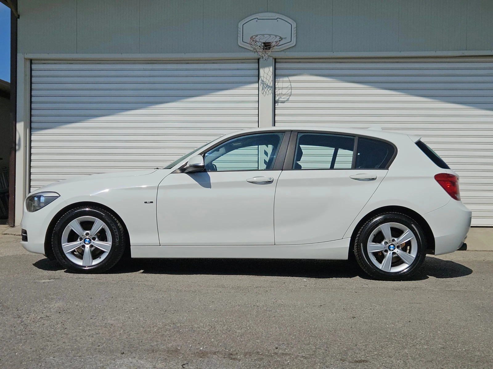 BMW 116 D/F20/SPORT/131000км/6ск/БЛУТУТ/EURO 5B/ТОП, снимка 6 - Автомобили и джипове - 54789389