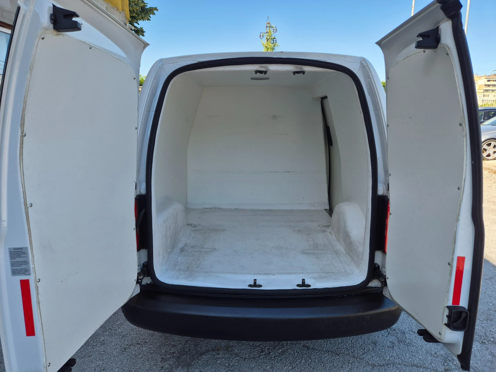 VW Caddy 1.2 TURBO GAS ITALY NAVI, снимка 6 - Автомобили и джипове - 54904253