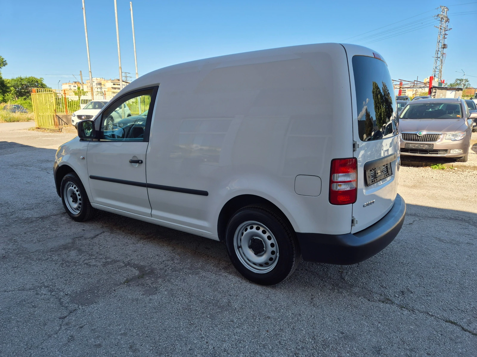 VW Caddy 1.2 TURBO GAS ITALY NAVI, снимка 4 - Автомобили и джипове - 54904253
