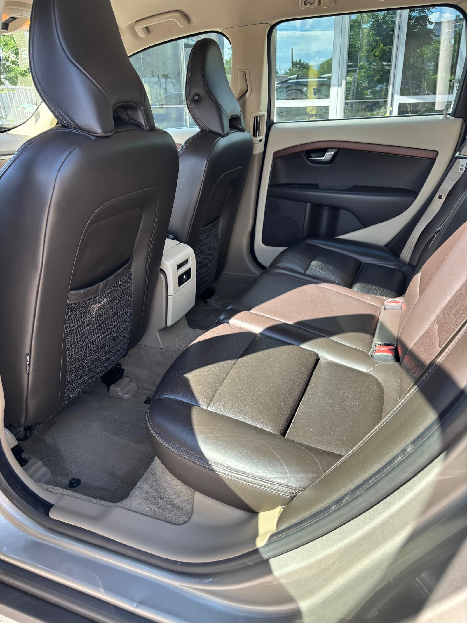 Volvo Xc70 D5, снимка 17 - Автомобили и джипове - 55409337