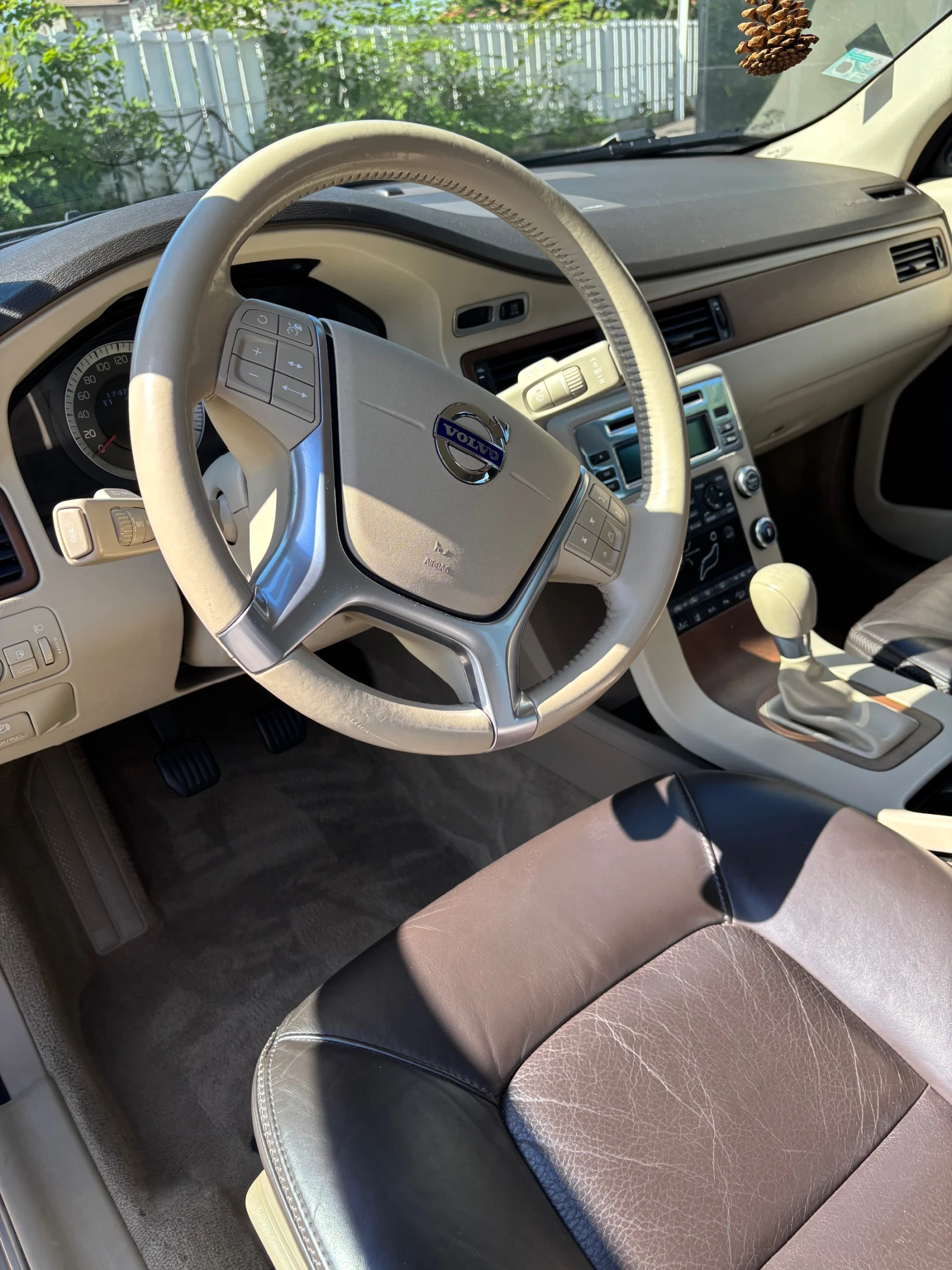 Volvo Xc70 D5, снимка 4 - Автомобили и джипове - 55409337