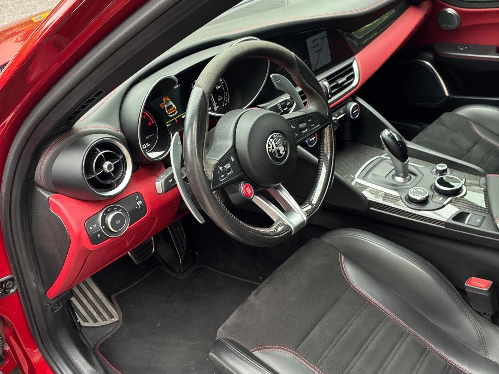 Alfa Romeo Giulia Quadrifoglio Автокредит Цена до България, снимка 6 - Автомобили и джипове - 55479756