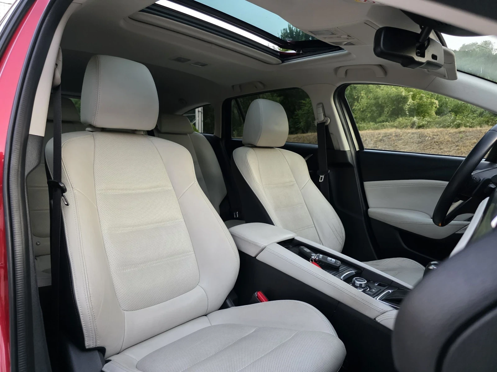 Mazda 6 Facelift///Distronic///Full///Awd, снимка 12 - Автомобили и джипове - 55523258