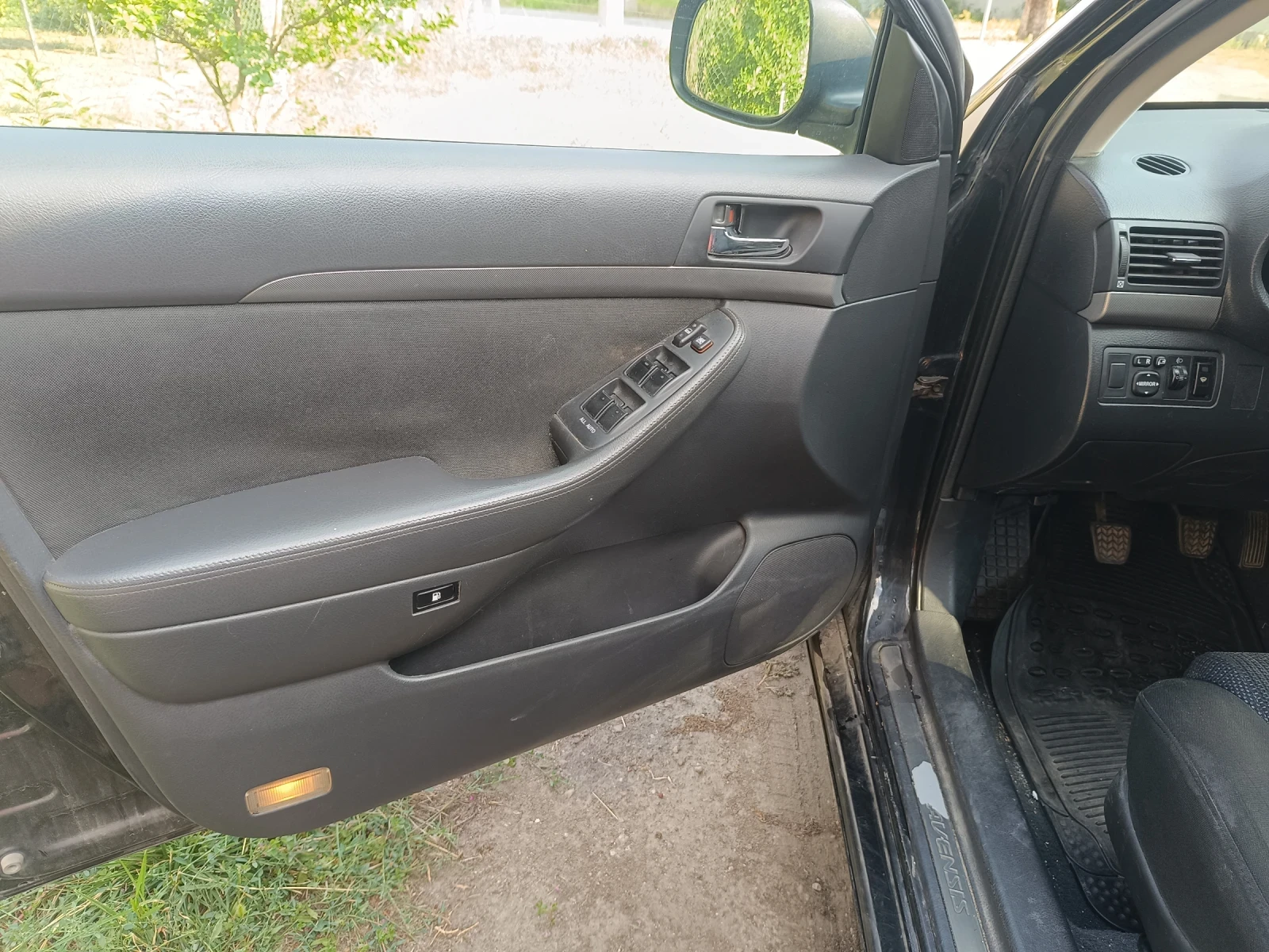Toyota Avensis Т25, снимка 5 - Автомобили и джипове - 55589006