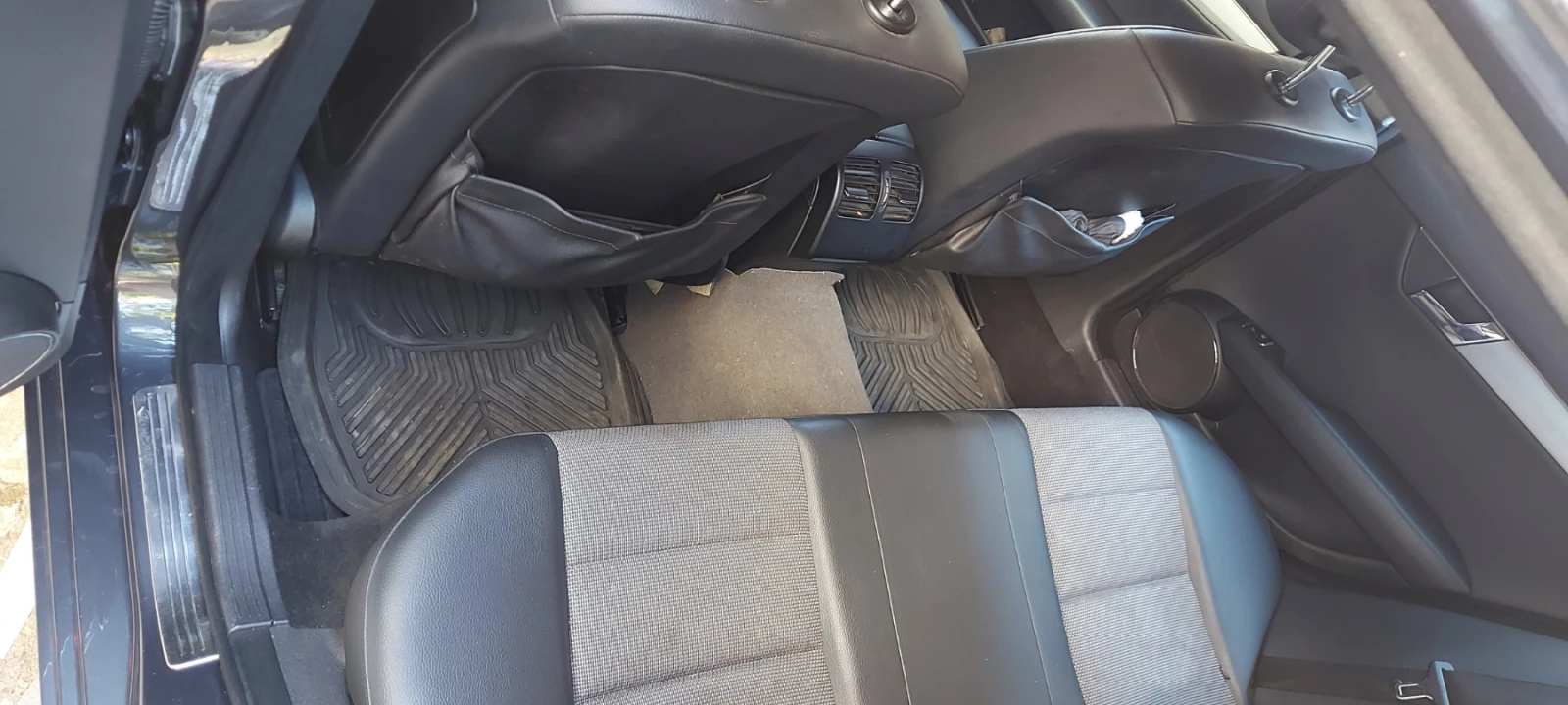 Mercedes-Benz C 220, снимка 9 - Автомобили и джипове - 55754996