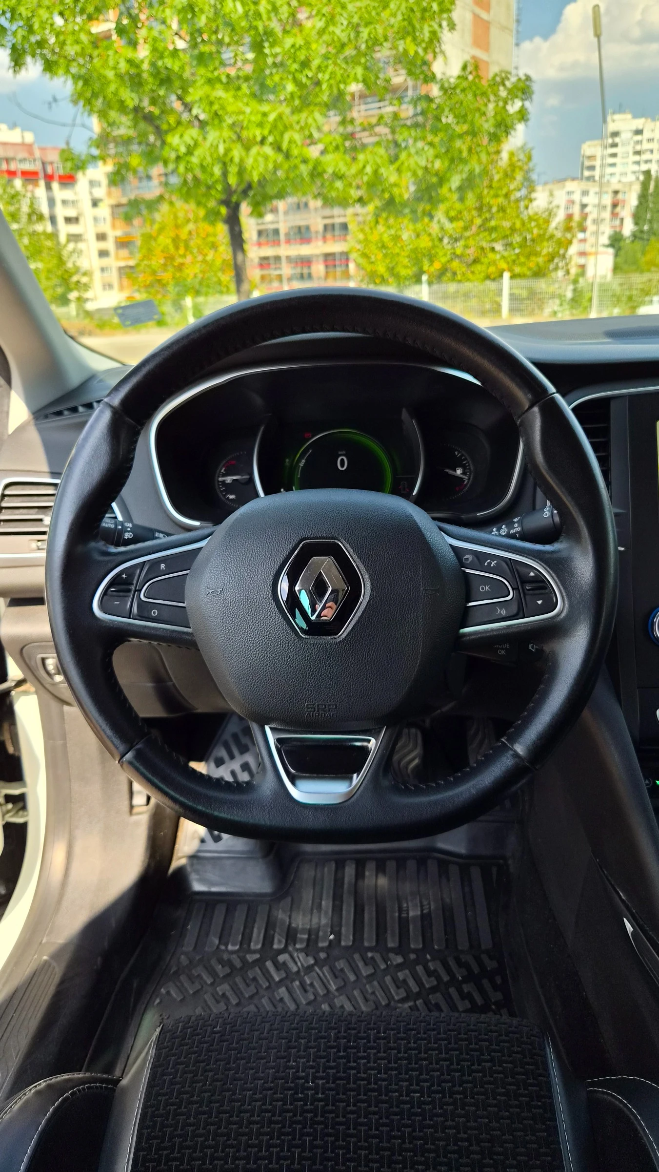 Renault Megane IV Grandtour 1.5 dCi, снимка 7 - Автомобили и джипове - 55777023