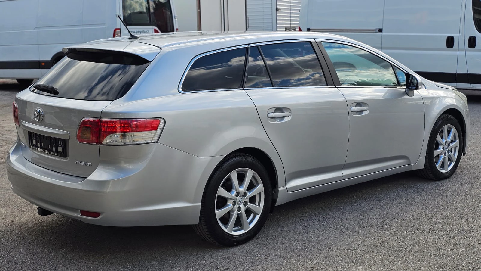 Toyota Avensis 2.0i 6SP CH-2комп. Джанти-ПЪЛНА ИСТОРИЯ-ЛИЗИНГ, снимка 6 - Автомобили и джипове - 56214589