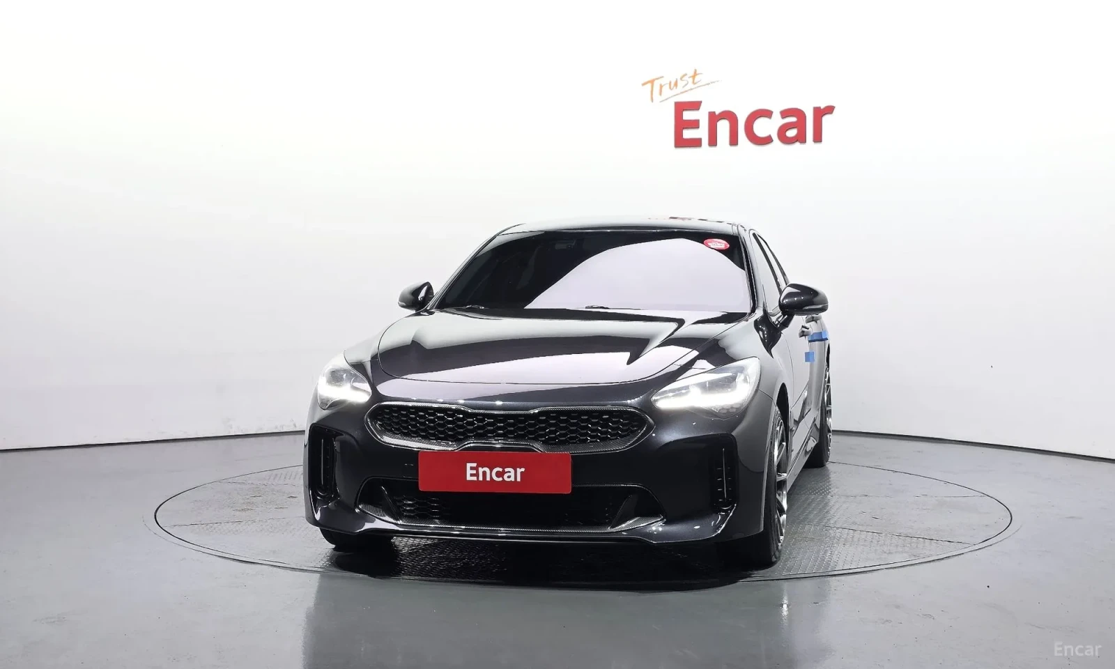 Kia Stinger 2.0Turbo\AWD\Кафяв салон, снимка 3 - Автомобили и джипове - 56327648