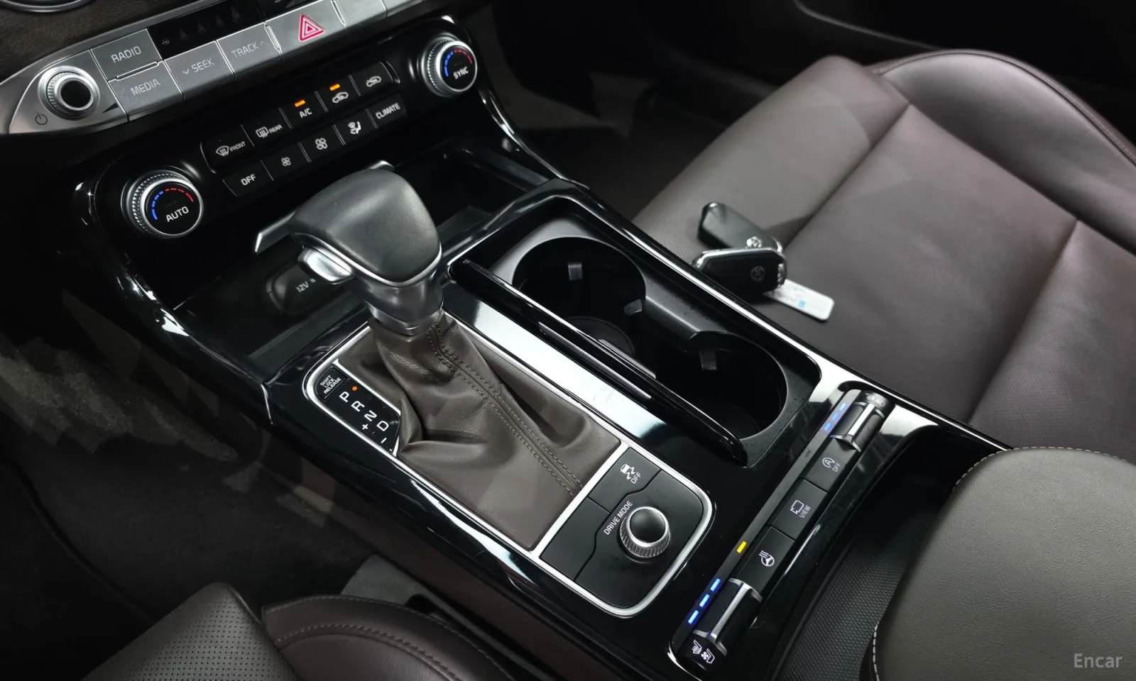 Kia Stinger 2.0Turbo\AWD\Кафяв салон, снимка 9 - Автомобили и джипове - 56327648