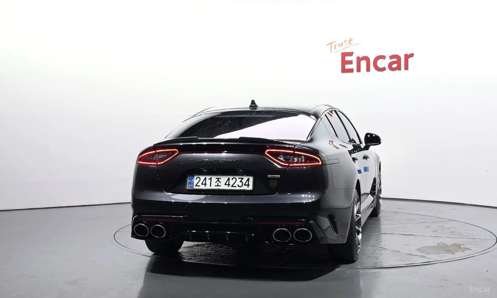 Kia Stinger 2.0Turbo\AWD\Кафяв салон, снимка 4 - Автомобили и джипове - 56327648
