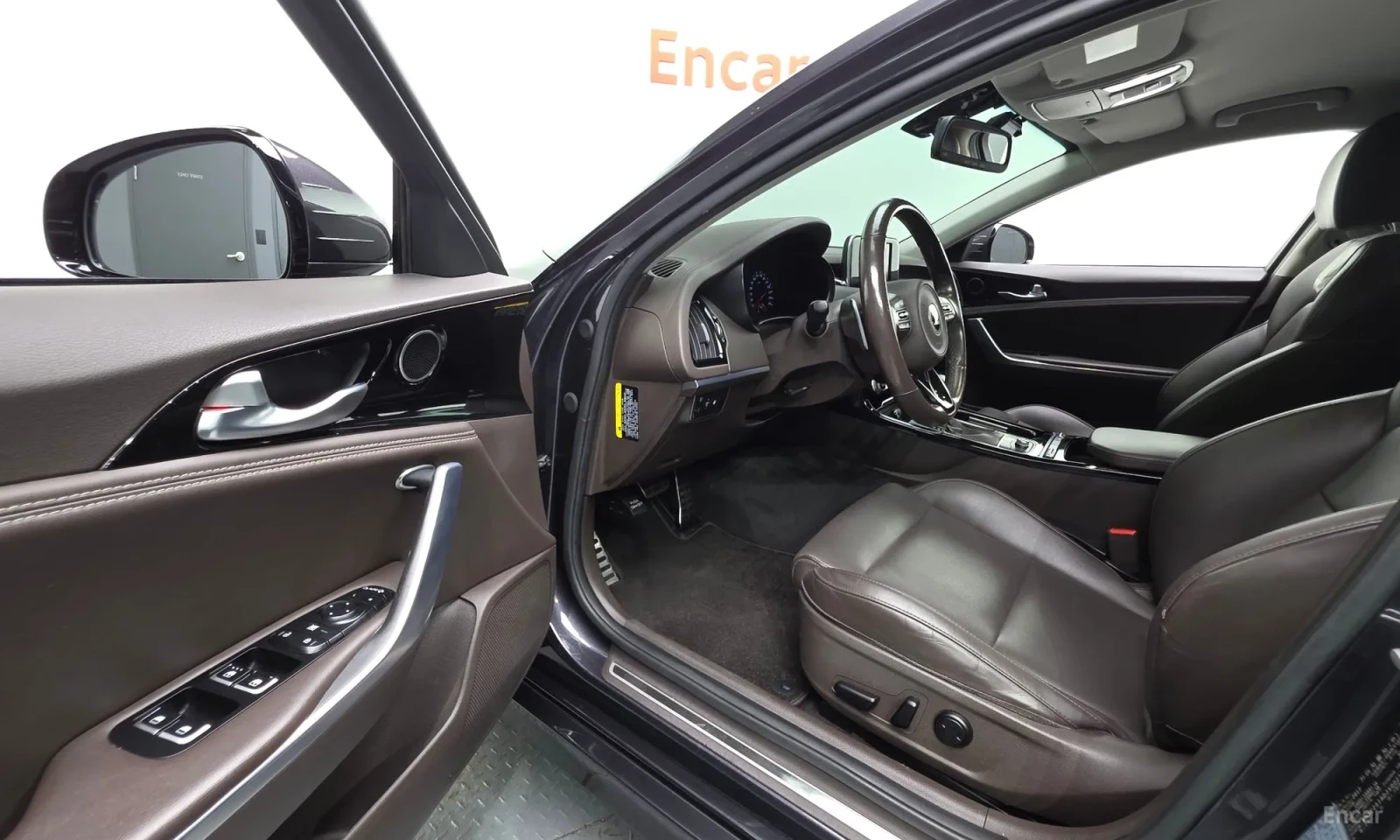 Kia Stinger 2.0Turbo\AWD\Кафяв салон, снимка 10 - Автомобили и джипове - 56327648