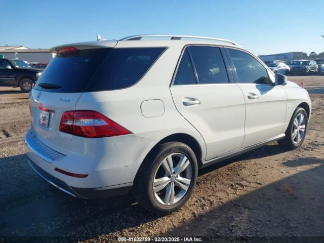 Mercedes-Benz ML 350 4MATIC* ПОДГРЕВ* КАМЕРА* КЕЙЛЕС* МАСАЖ, снимка 4 - Автомобили и джипове - 49316143