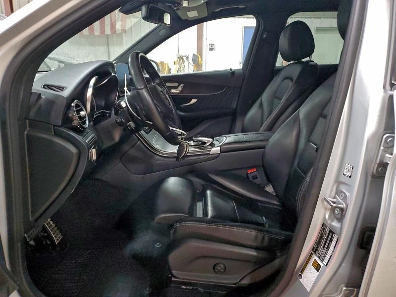 Mercedes-Benz GLC 300 4MATIC AMG* BURMESTER* 360* BLIND SPOT, снимка 7 - Автомобили и джипове - 52965885