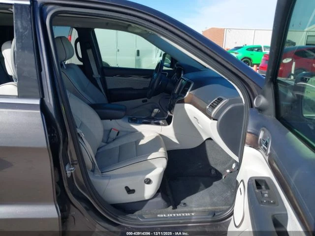 Jeep Grand cherokee SUMMIT 3.6 РЯДКА БЯЛА КОЖА HARMAN-KARDON, снимка 9 - Автомобили и джипове - 53165441