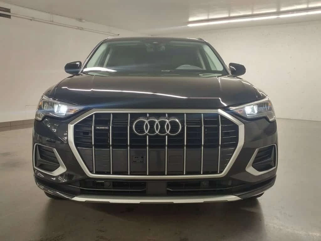 Audi Q3 * PROGRESSIV QUATTRO TOIT PANO| CRAPLAY| CAMERA * , снимка 2 - Автомобили и джипове - 53875644