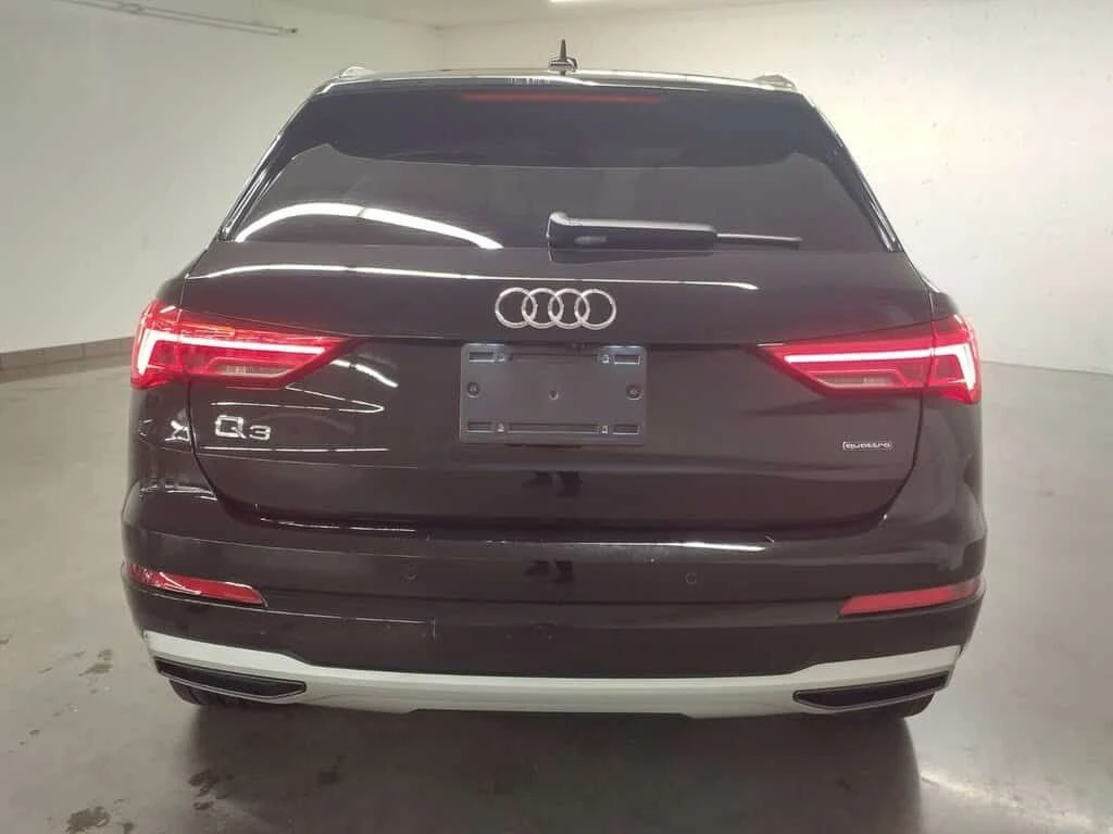 Audi Q3 * PROGRESSIV QUATTRO TOIT PANO| CRAPLAY| CAMERA * , снимка 5 - Автомобили и джипове - 53875644