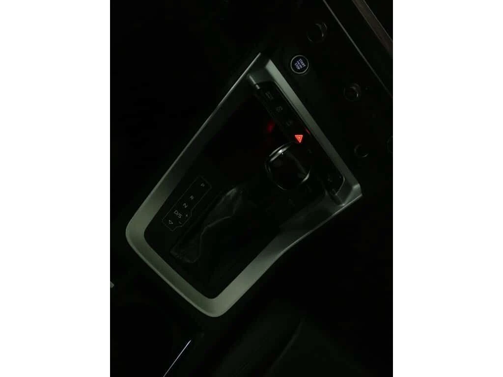 Audi Q3 * PROGRESSIV QUATTRO TOIT PANO| CRAPLAY| CAMERA * , снимка 17 - Автомобили и джипове - 53875644