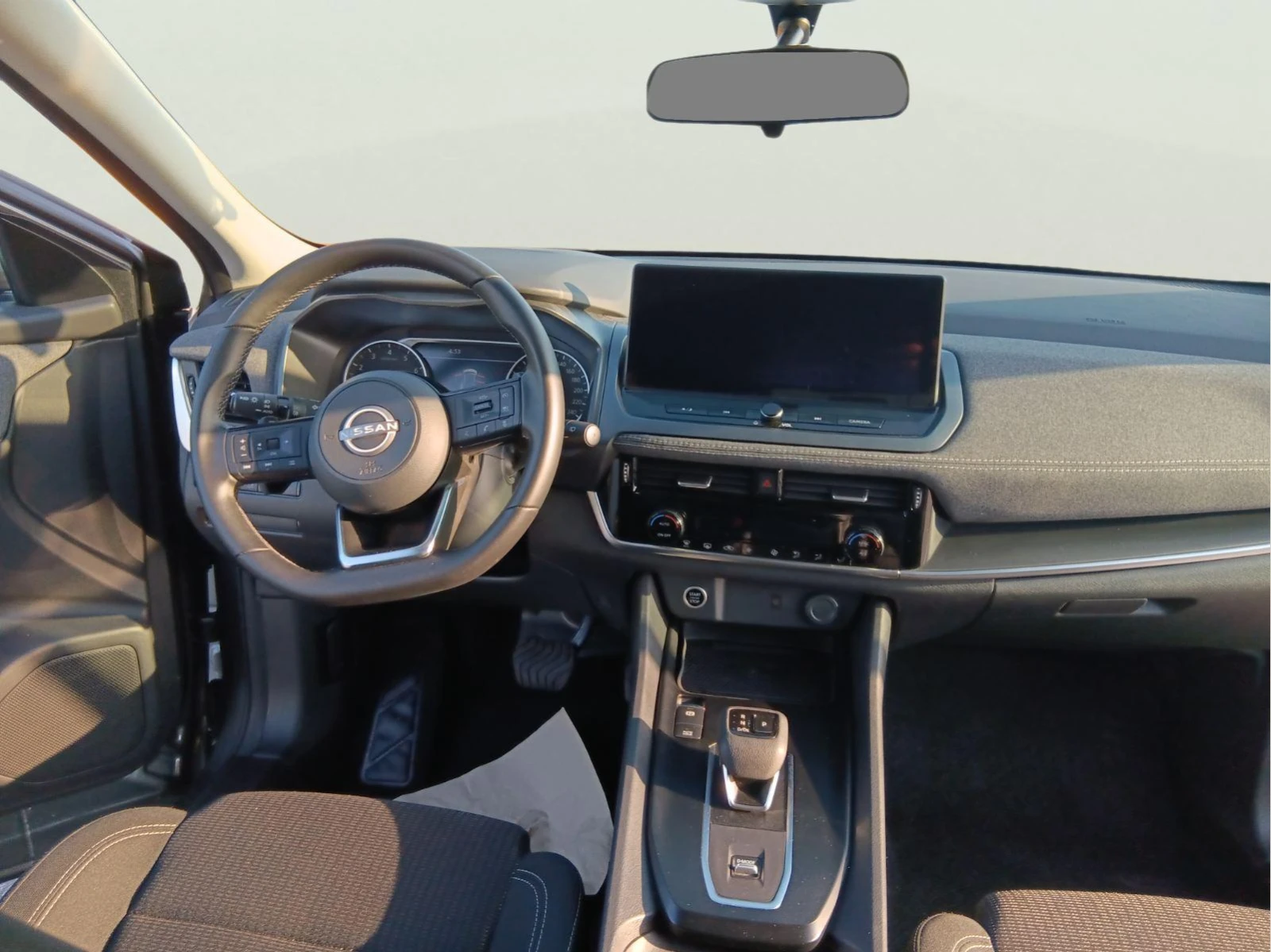 Nissan Qashqai 1.3, снимка 11 - Автомобили и джипове - 54537705