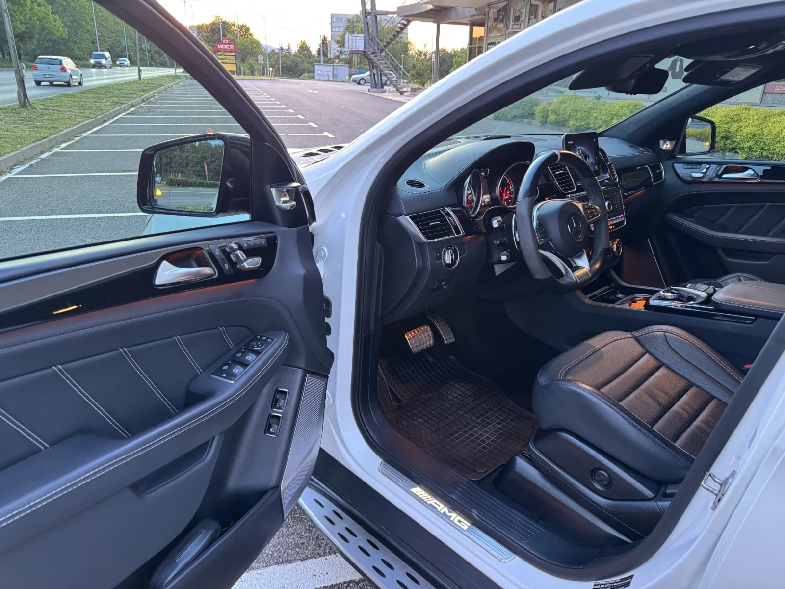 Mercedes-Benz GLE 63 S AMG, снимка 7 - Автомобили и джипове - 54829385