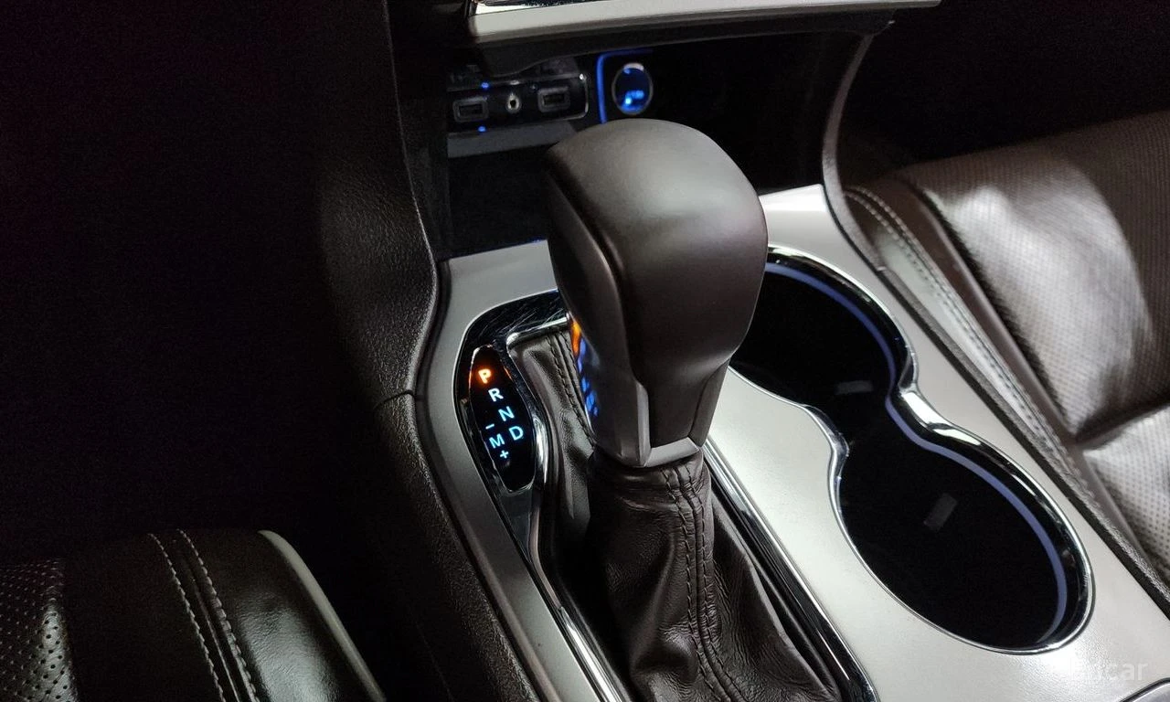 Jeep Grand cherokee 3.6* V6* 8ZF* OVERLAND* ДИСТРОНИК* ОБДУХВАНЕ* КАМЕ, снимка 12 - Автомобили и джипове - 55390534