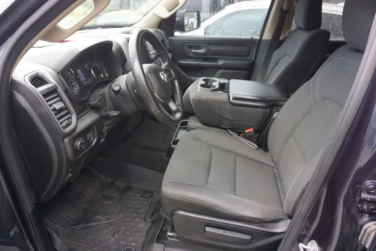 Dodge RAM 1500 * Tradesman* CARFAX * АВТОКРЕДИТ БЕЗ ПЪРВОНАЧАЛНА, снимка 5 - Автомобили и джипове - 55414367
