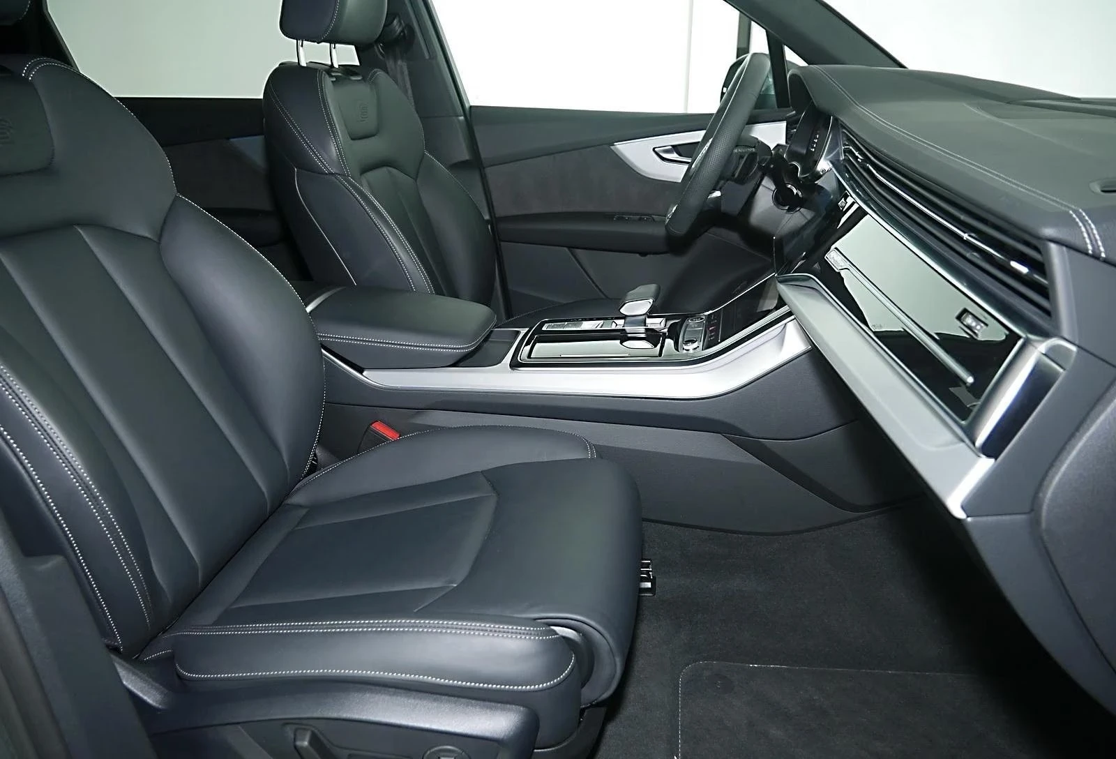 Audi Q7 50 TDI / S-LINE / BLACK OPTIC / MATRIX/ HUD/ PANO, снимка 10 - Автомобили и джипове - 56128711