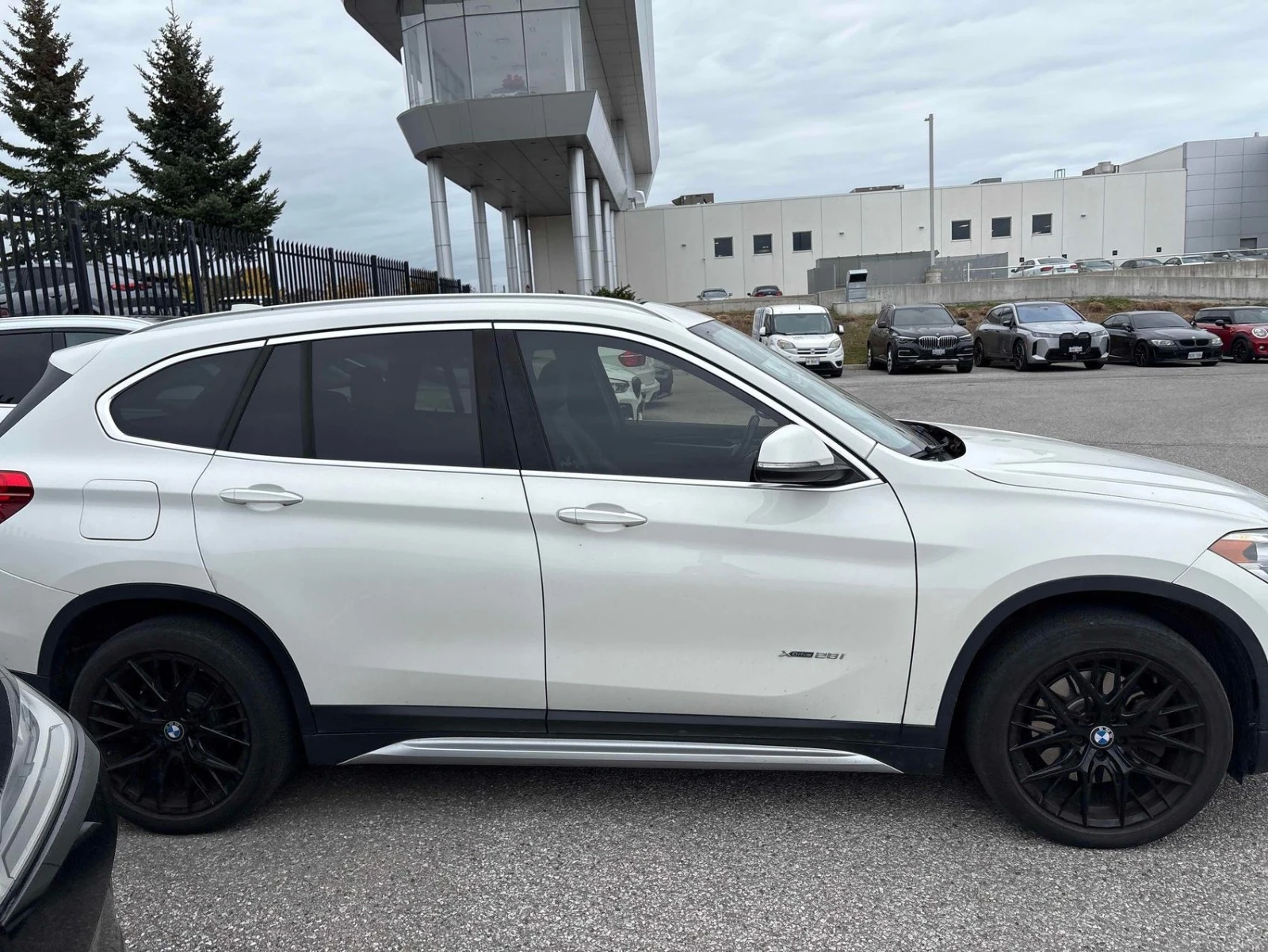 BMW X1 xDrive28i * ���������� * (���� �� ��) | Mobile.bg � ����������� 4