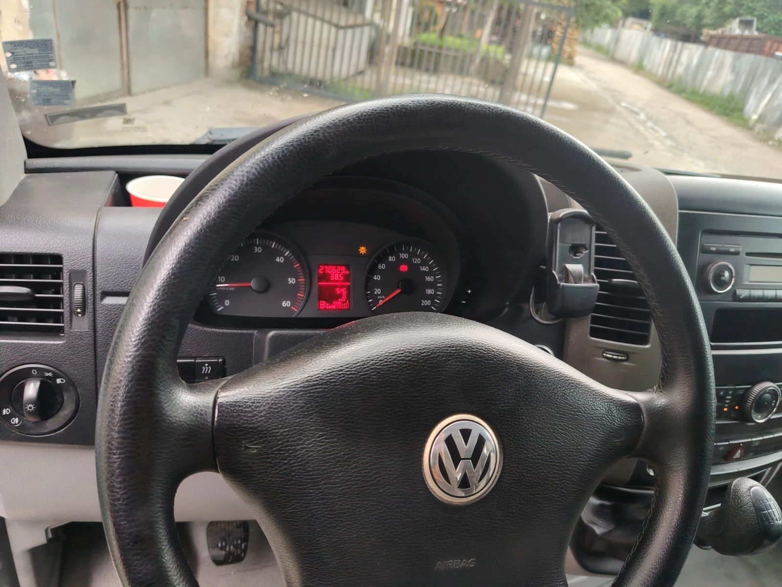VW Crafter 2.5 пътнически, снимка 7 - Бусове и автобуси - 54654344
