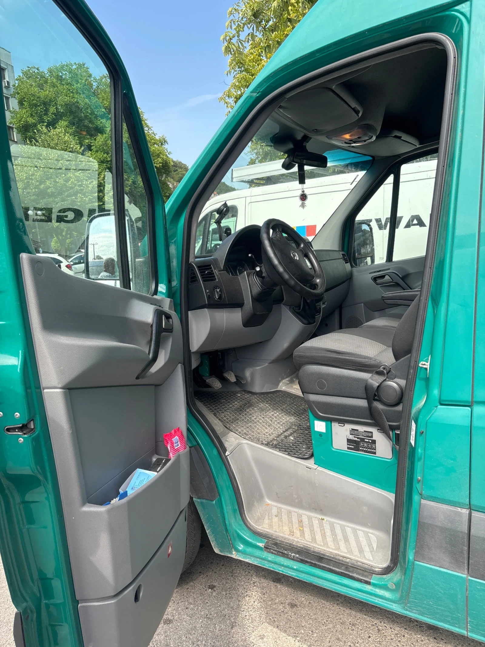 VW Crafter, снимка 6 - Бусове и автобуси - 55650789
