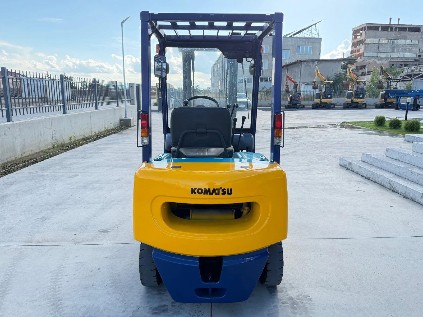 ������� Komatsu  1.8 ���� / ��� ����������� / ����� ������ | Mobile.bg � ����������� 4