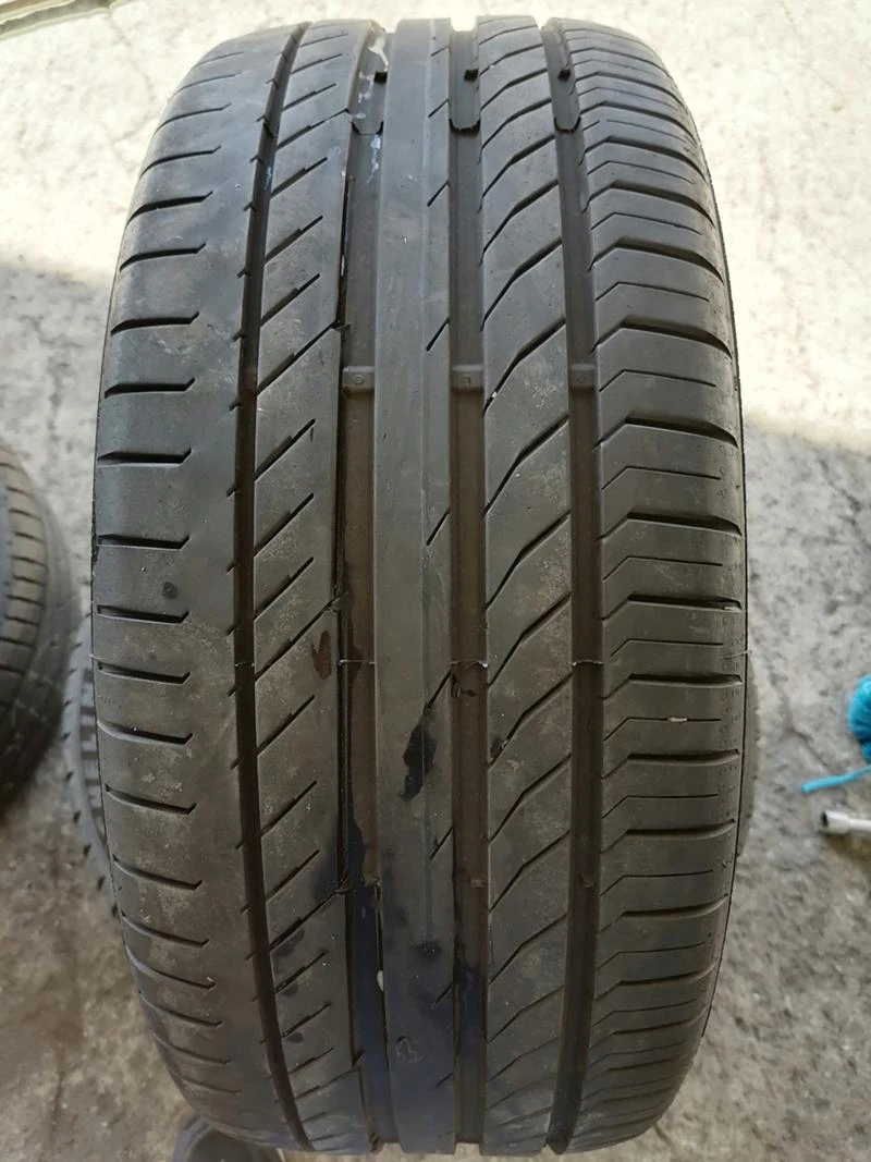 Гуми Летни 245/40R19, снимка 1 - Гуми и джанти - 29600327