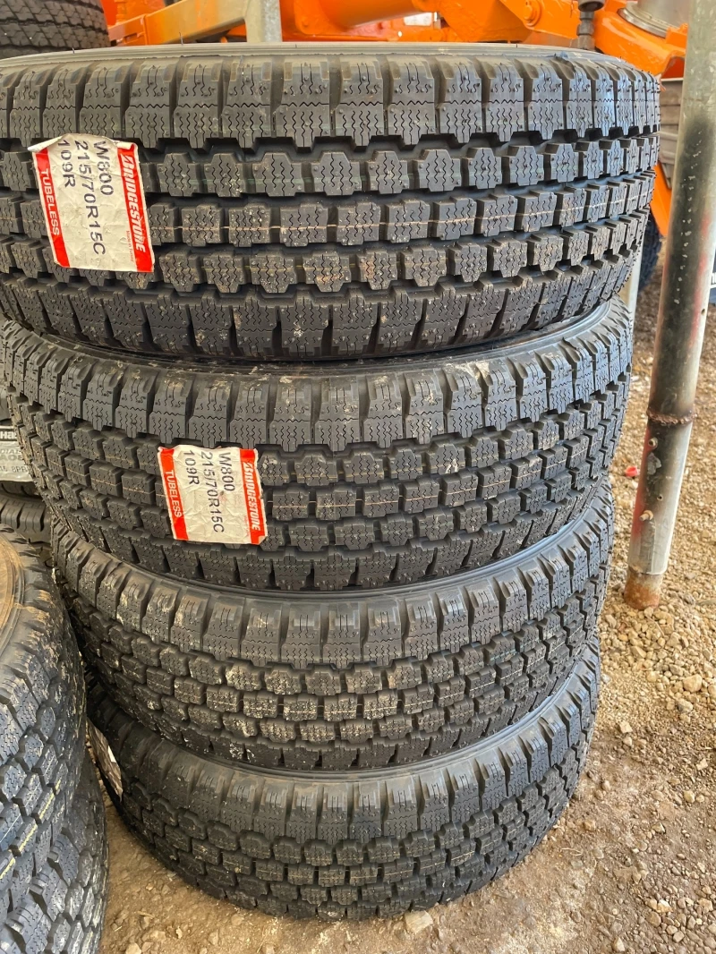 Гуми Зимни 215/70R15, снимка 1 - Гуми и джанти - 37285338