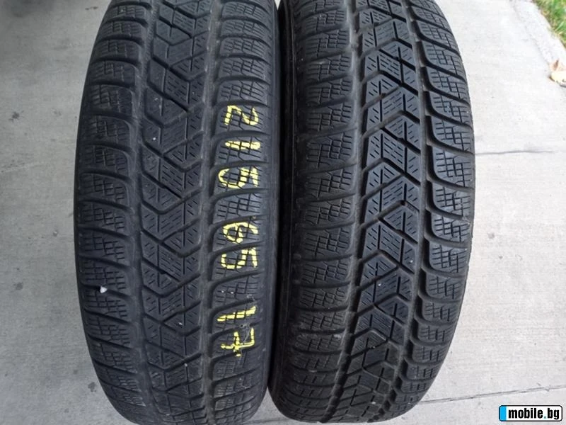 Гуми Зимни 215/65R17, снимка 1 - Гуми и джанти - 45649661