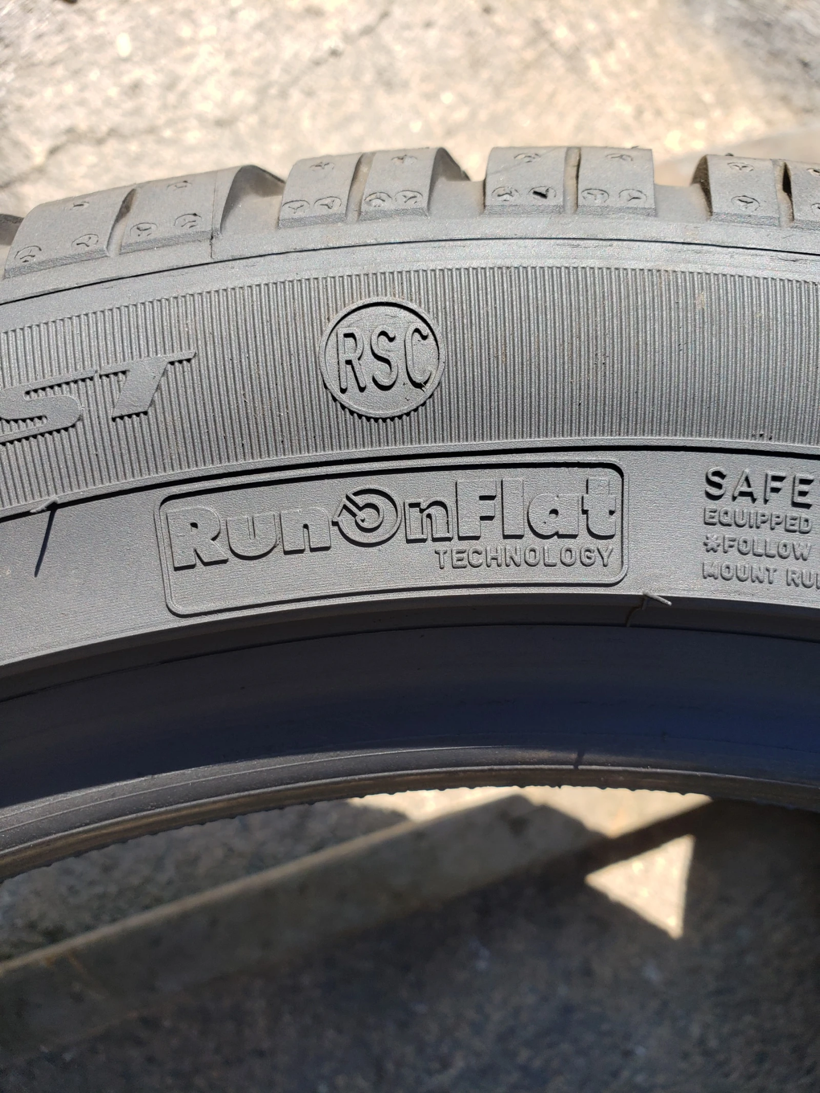 Гуми Зимни 245/45R19, снимка 7 - Гуми и джанти - 56006987