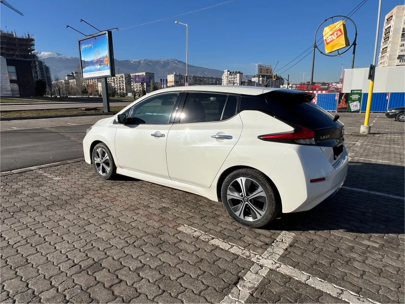 Nissan Leaf , снимка 3 - Автомобили и джипове - 48110646