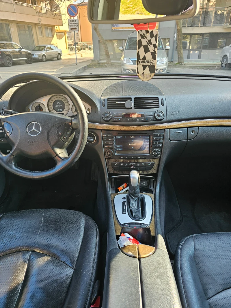 Mercedes-Benz E 500, снимка 11 - Автомобили и джипове - 48353770