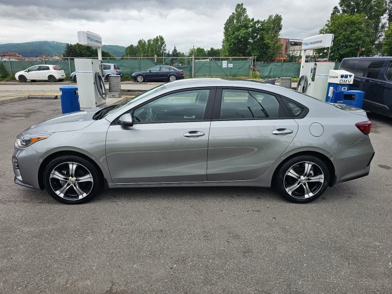 Kia Forte 1.8i, снимка 2 - Автомобили и джипове - 48924108