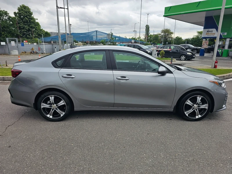 Kia Forte 1.8i, снимка 6 - Автомобили и джипове - 48924108