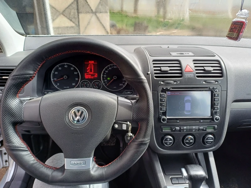 VW Golf Много екстри!, снимка 6 - Автомобили и джипове - 49606451