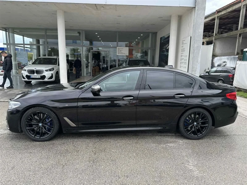 BMW 550 xDrive Sedan, снимка 3 - Автомобили и джипове - 49751281