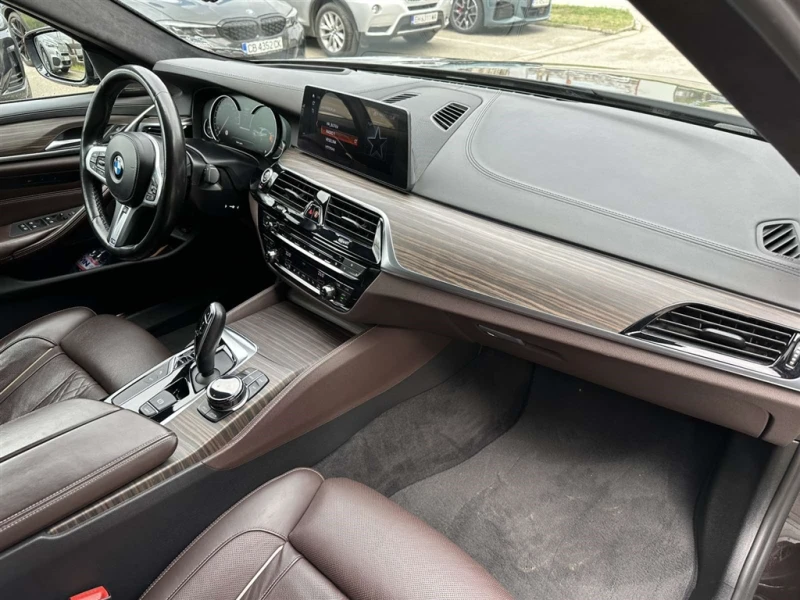 BMW 550 xDrive Sedan, снимка 8 - Автомобили и джипове - 49751281