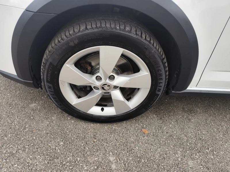 Skoda Octavia SCOUT/2.0TDi/4X4/EURO-6D/DSG/LED/ПОДГРЕВ/MMI, снимка 16 - Автомобили и джипове - 52329624