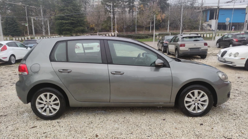 VW Golf 1.6 TDI, снимка 10 - Автомобили и джипове - 52550829