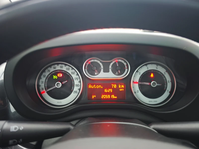 Fiat 500L 1.3 multidjet , снимка 7 - Автомобили и джипове - 52858680