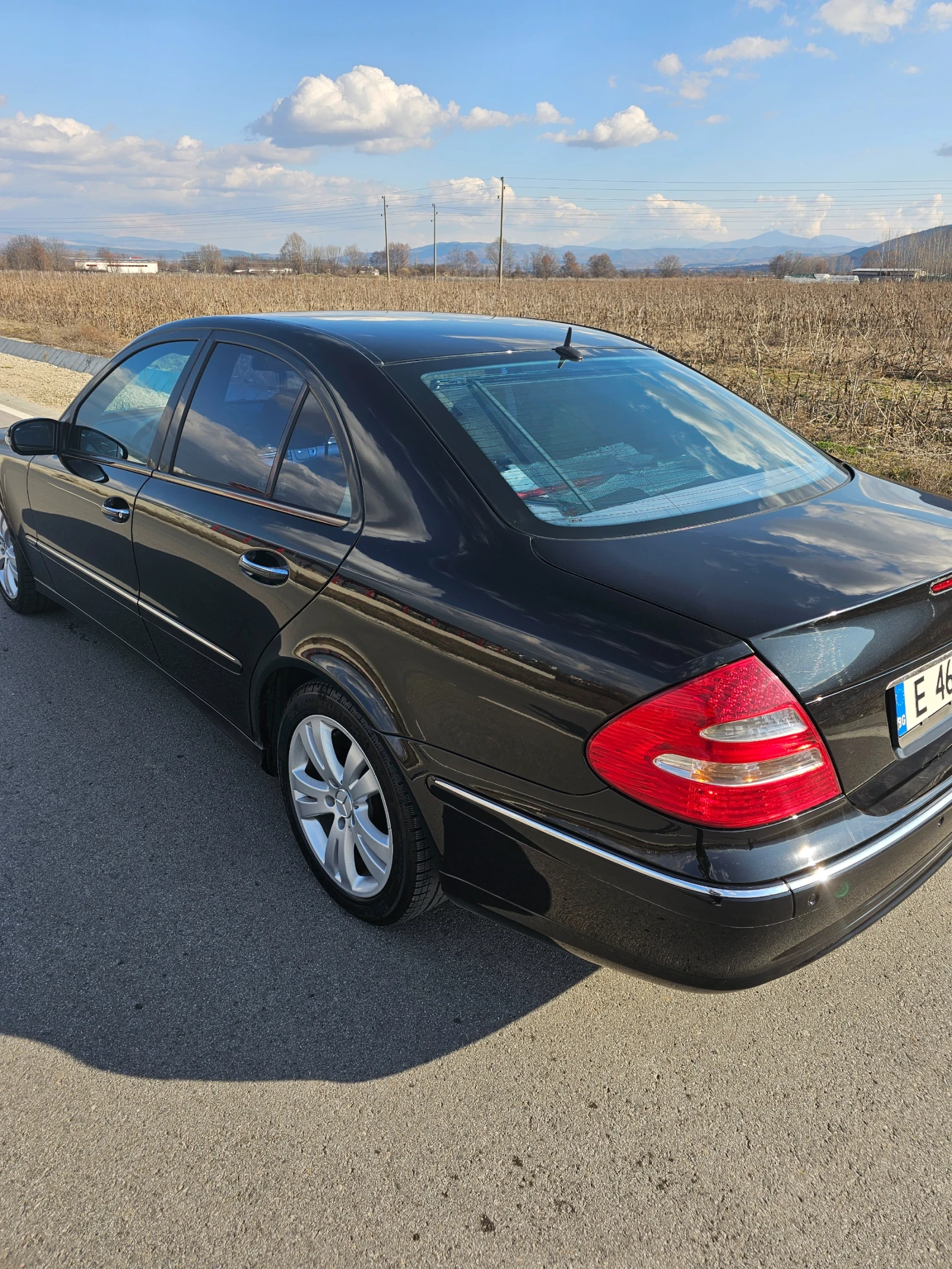 Mercedes-Benz E 500  - изображение 7