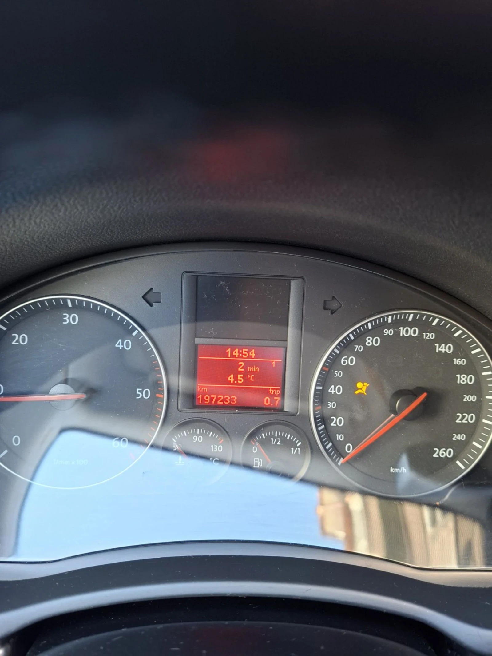 VW Jetta 2.0 TDI, снимка 17 - Автомобили и джипове - 53713421