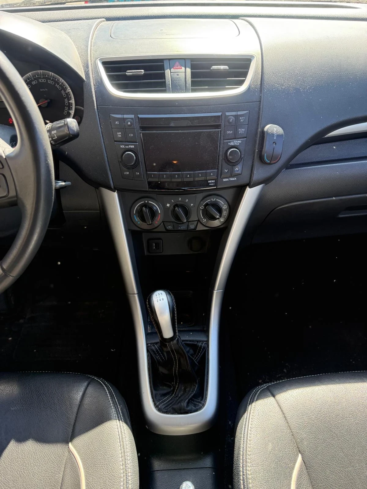 Suzuki Swift 1.2, снимка 7 - Автомобили и джипове - 54184339