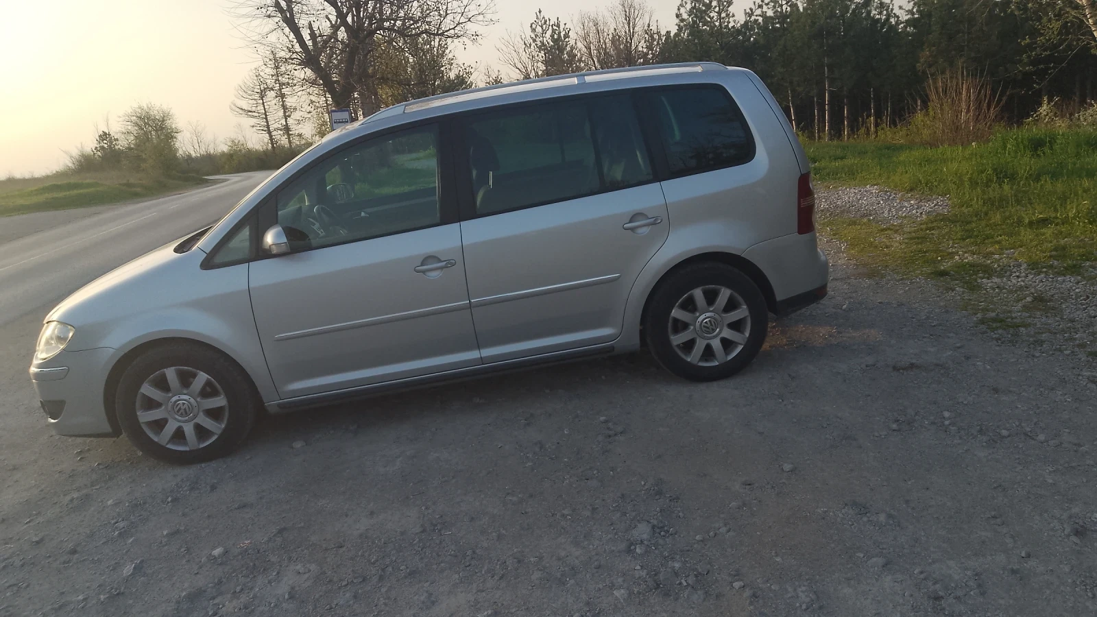 VW Touran 1, 9 TDI BLS, снимка 4 - Автомобили и джипове - 54211768